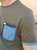 T-SHIRT CON TASCHINO IN LINO E JEANS MARKUP