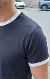 T-SHIRT CON DETTAGLI A CONTRASTO MARKUP