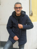 PARKA LUNGO CON CAPPUCCIO MARKUP