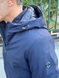 PARKA LUNGHEZZA MEDIA CON CAPPUCCIO MARKUP