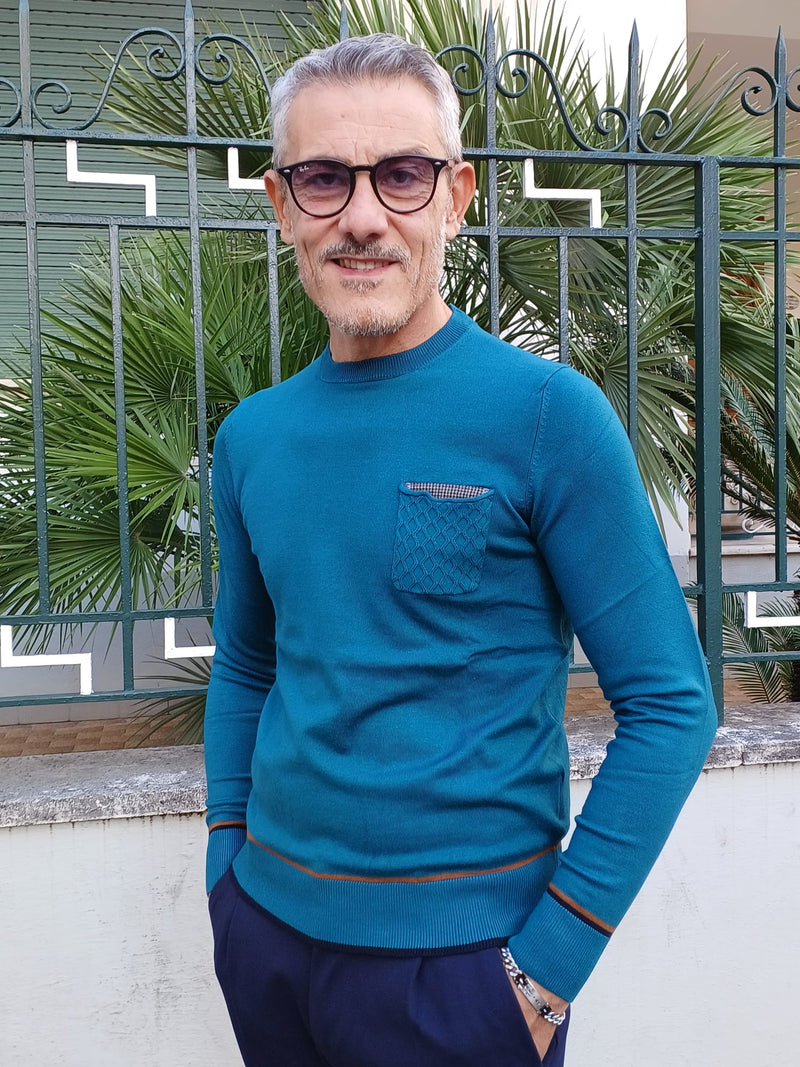 MAGLIA GIROCOLLO CON TASCHINO MARKUP